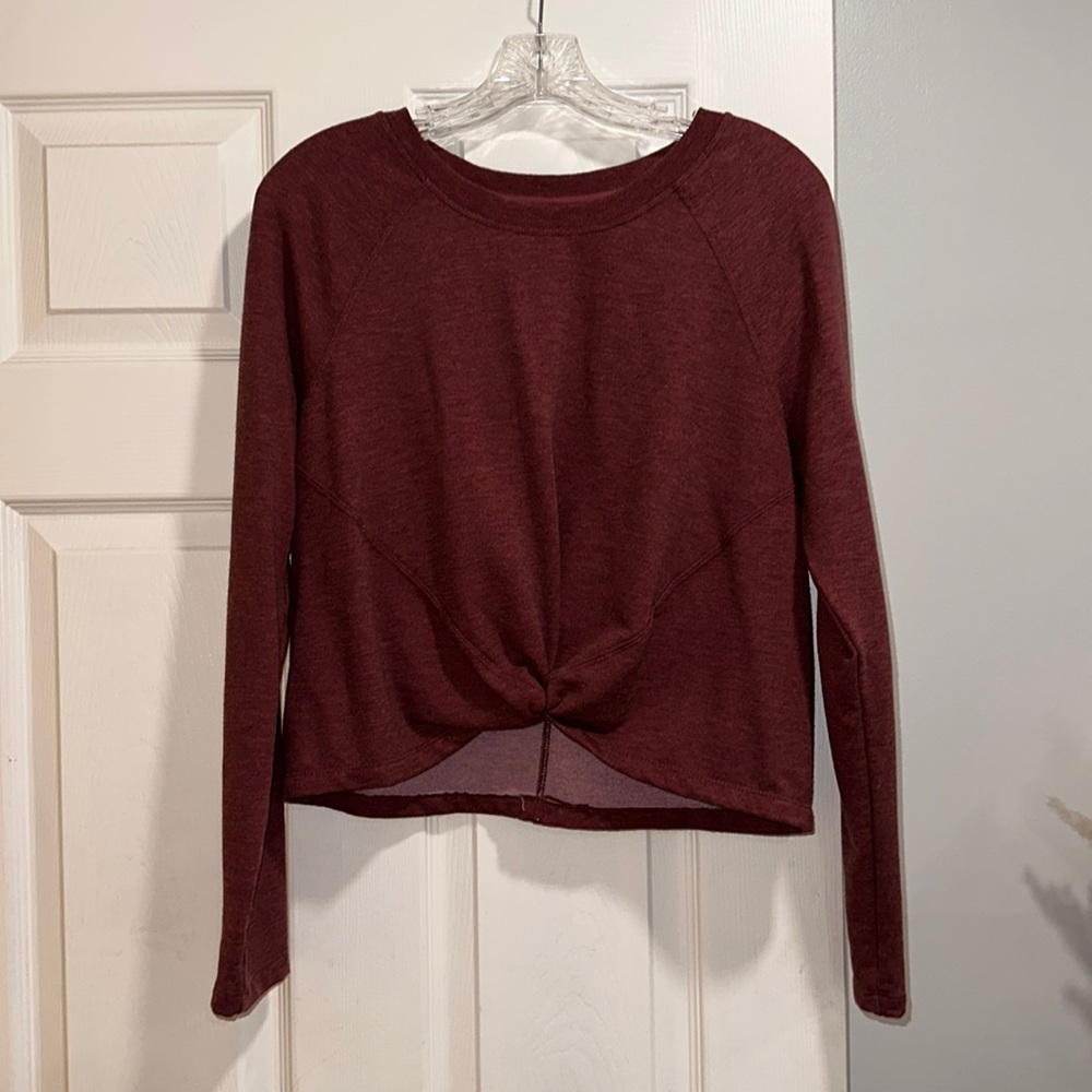 Maroon long sleeve crop athletic top